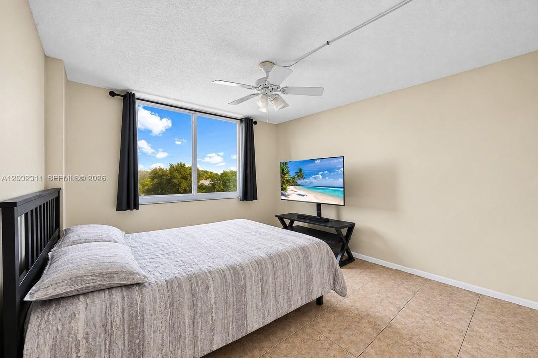 For Sale: $238,000 (2 beds, 2 baths, 1150 Square Feet)