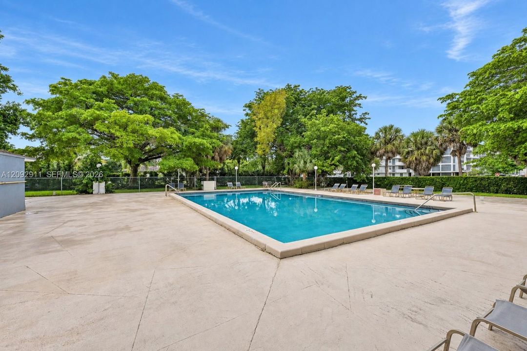 For Sale: $238,000 (2 beds, 2 baths, 1150 Square Feet)