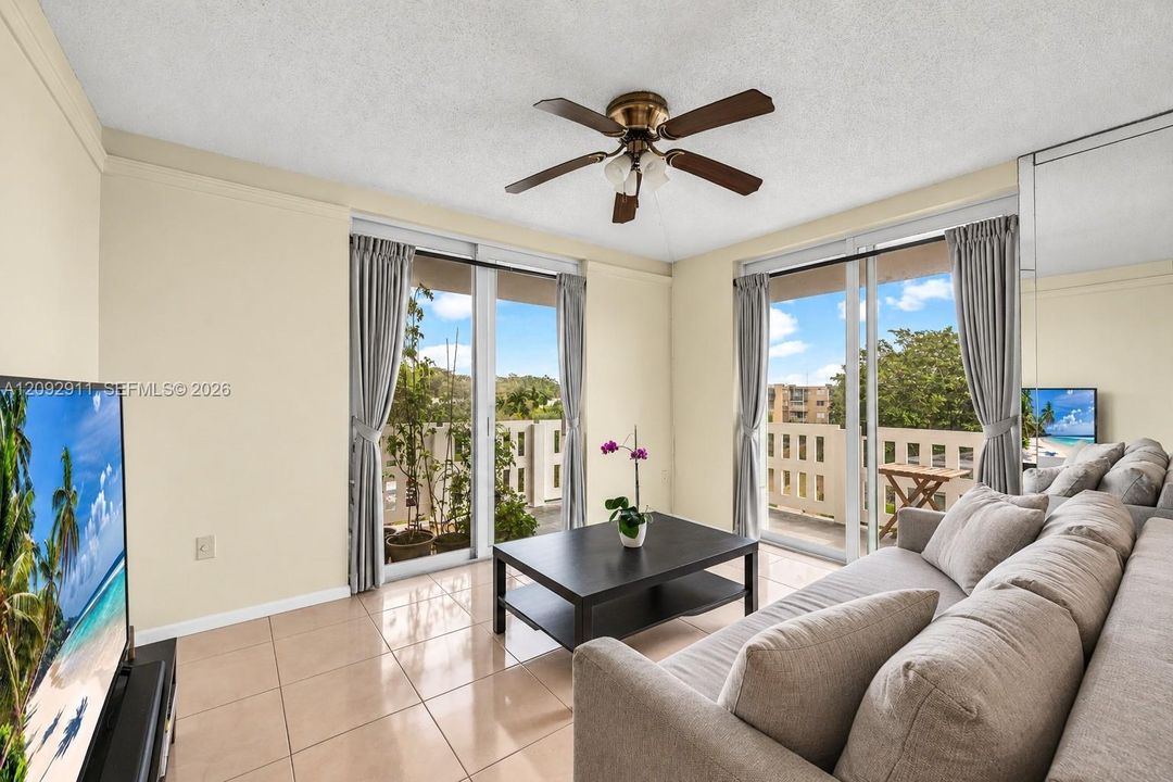 For Sale: $238,000 (2 beds, 2 baths, 1150 Square Feet)