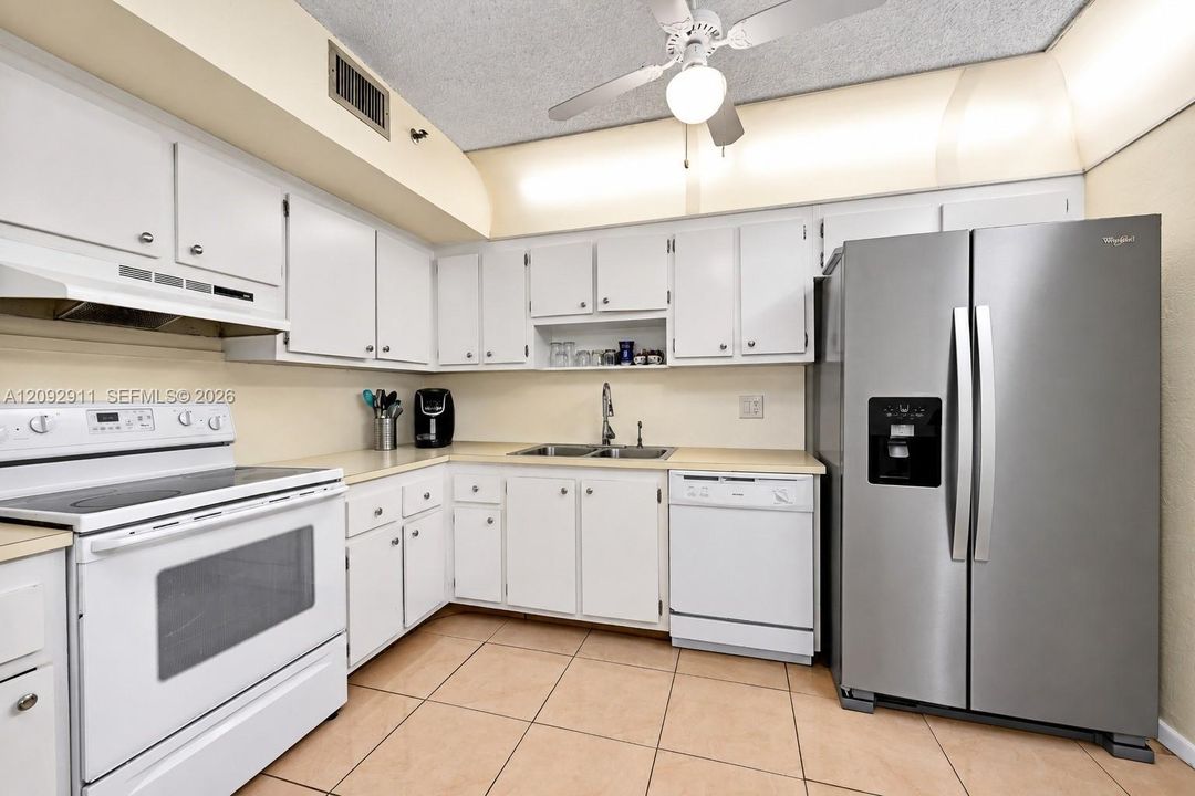 For Sale: $238,000 (2 beds, 2 baths, 1150 Square Feet)