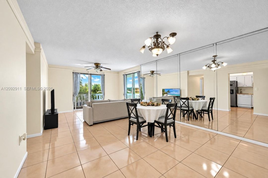 For Sale: $238,000 (2 beds, 2 baths, 1150 Square Feet)