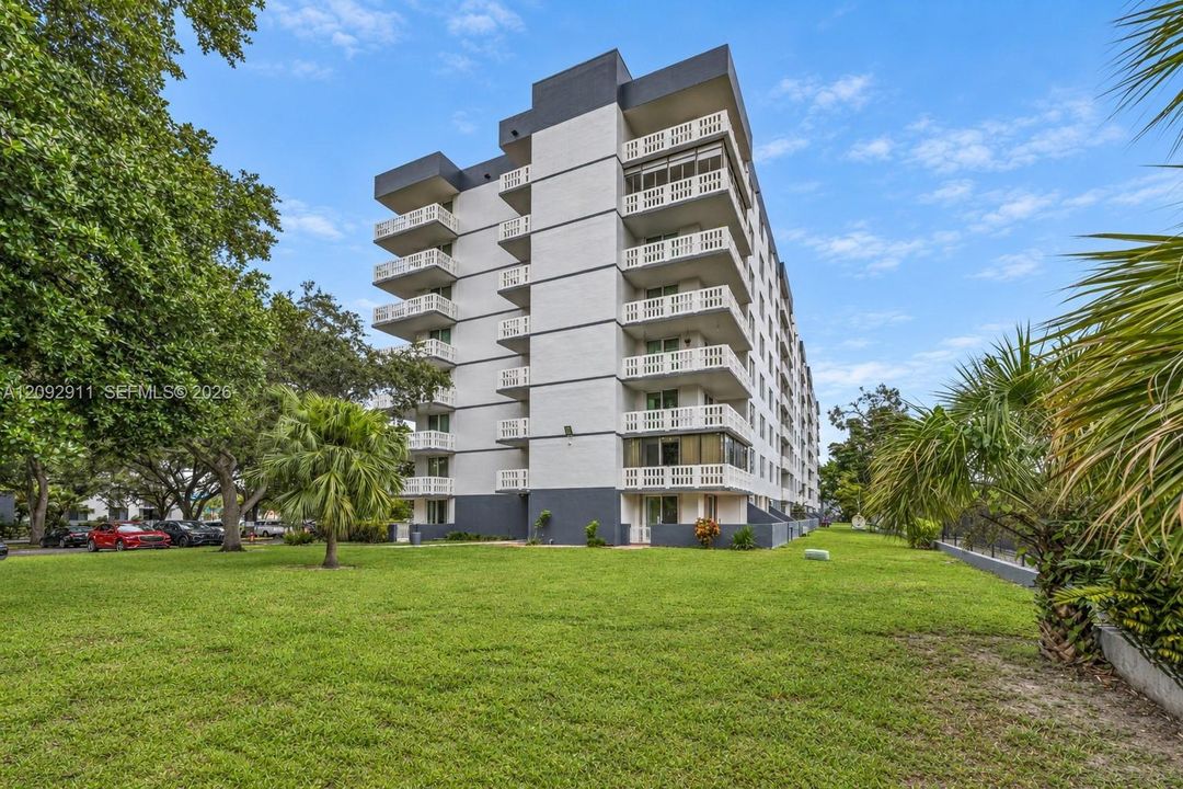 For Sale: $238,000 (2 beds, 2 baths, 1150 Square Feet)