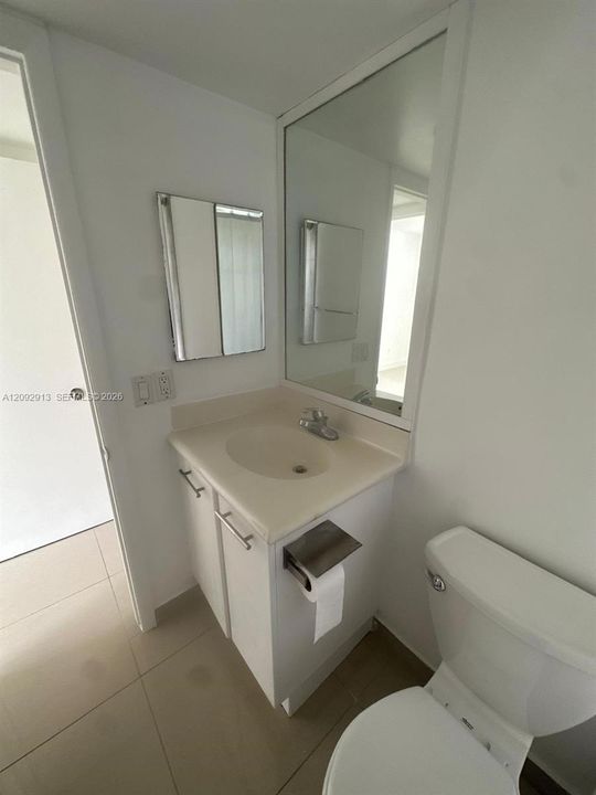 For Rent: $2,500 (1 beds, 1 baths, 741 Square Feet)