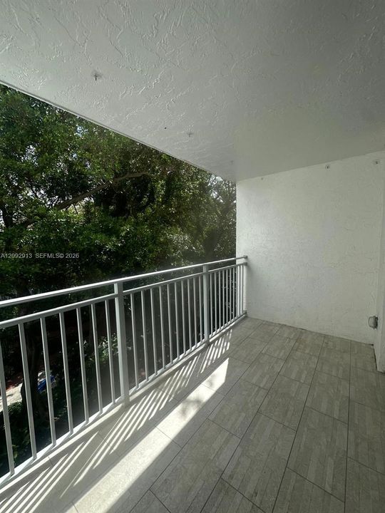 For Rent: $2,500 (1 beds, 1 baths, 741 Square Feet)