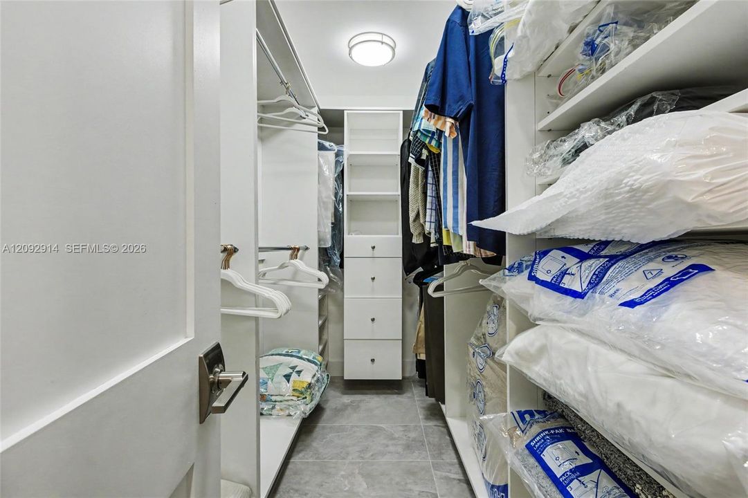 В аренду: $3,000 (1 спален, 1 ванн, 1088 Квадратных фут)