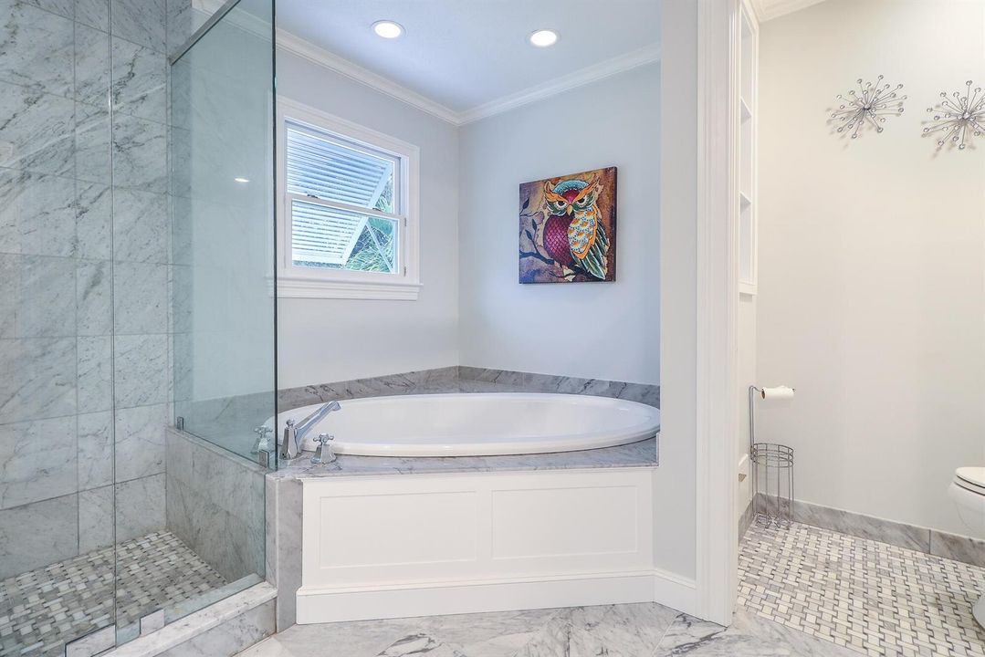 18-Master Bathroom