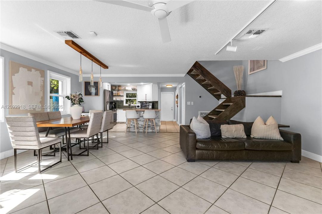 For Rent: $7,850 (3 beds, 2 baths, 1760 Square Feet)