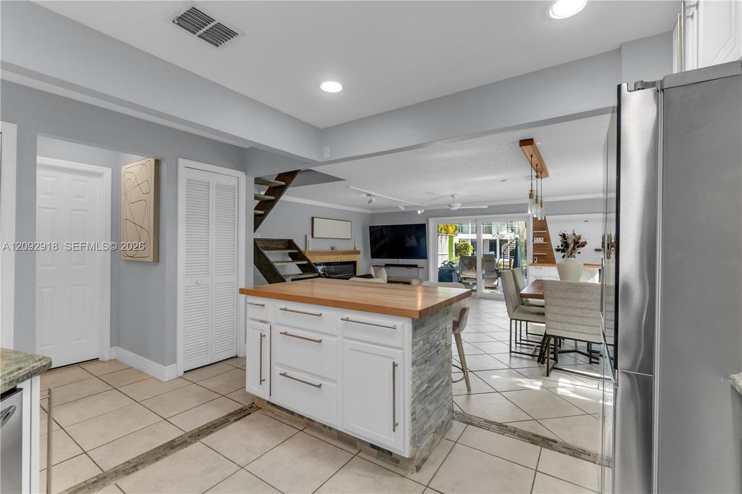 For Rent: $7,850 (3 beds, 2 baths, 1760 Square Feet)