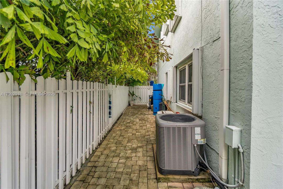 For Rent: $7,850 (3 beds, 2 baths, 1760 Square Feet)