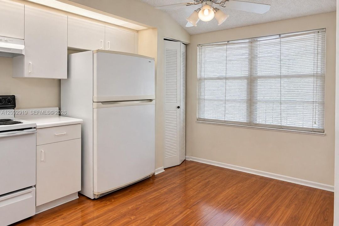 For Sale: $235,000 (2 beds, 2 baths, 1082 Square Feet)