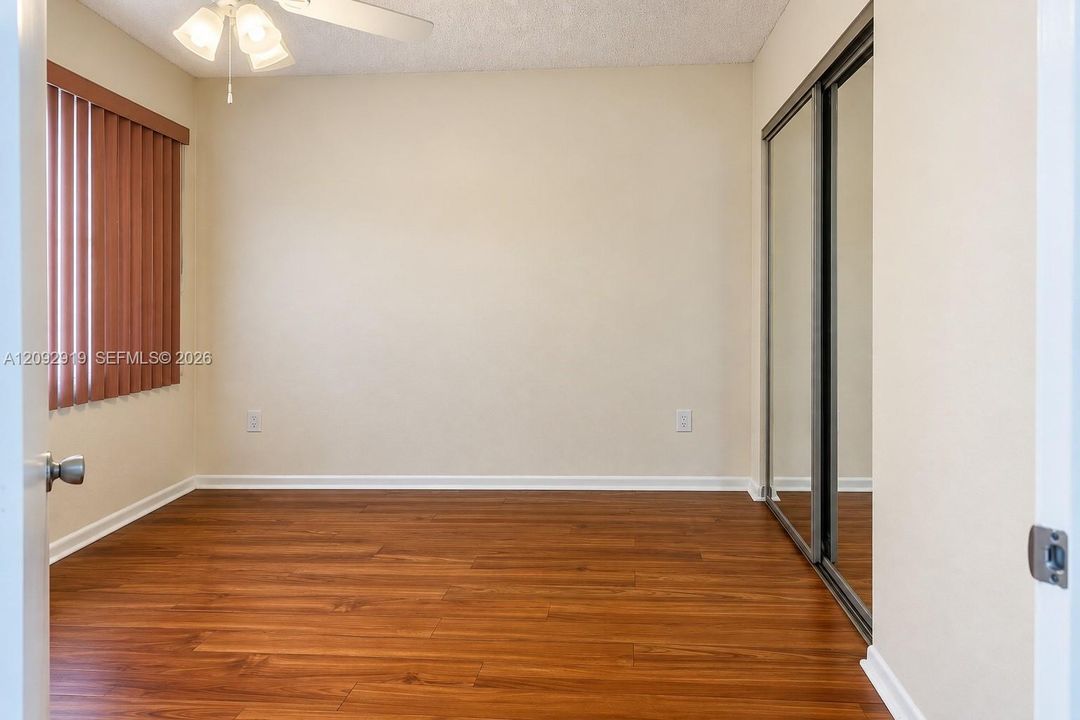 For Sale: $235,000 (2 beds, 2 baths, 1082 Square Feet)