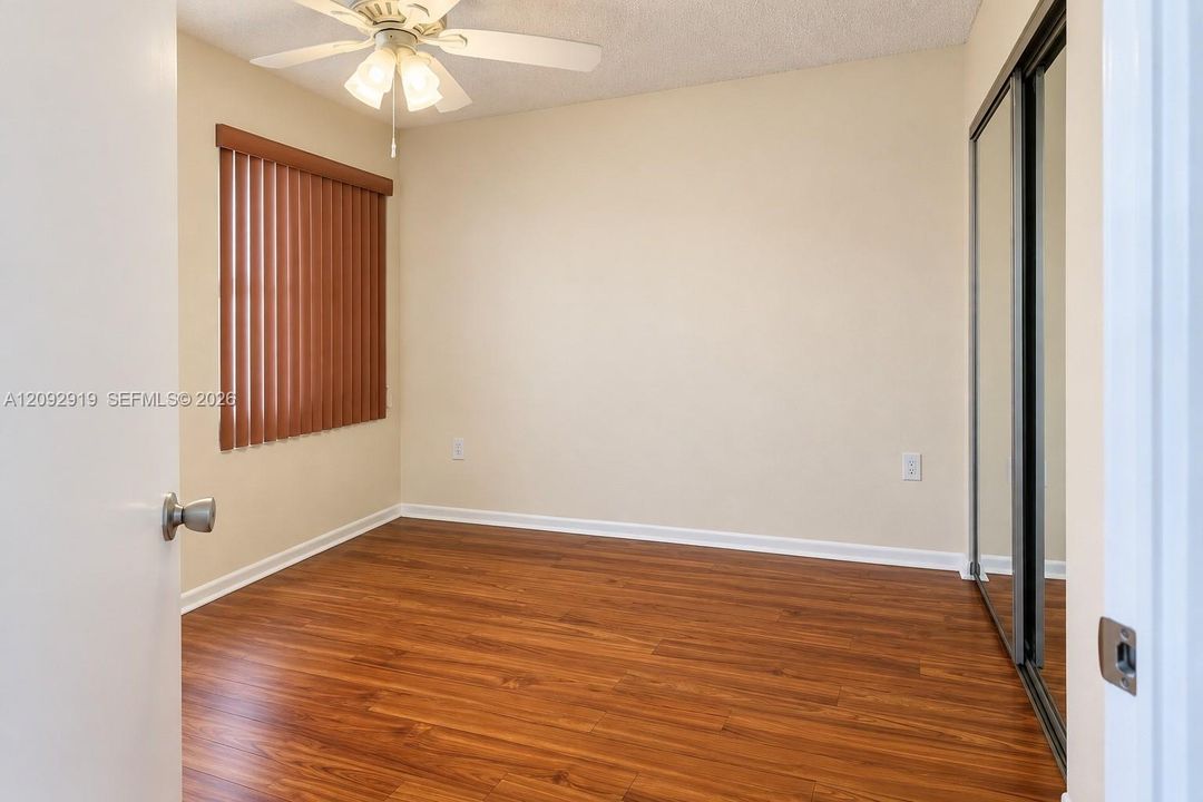 For Sale: $235,000 (2 beds, 2 baths, 1082 Square Feet)