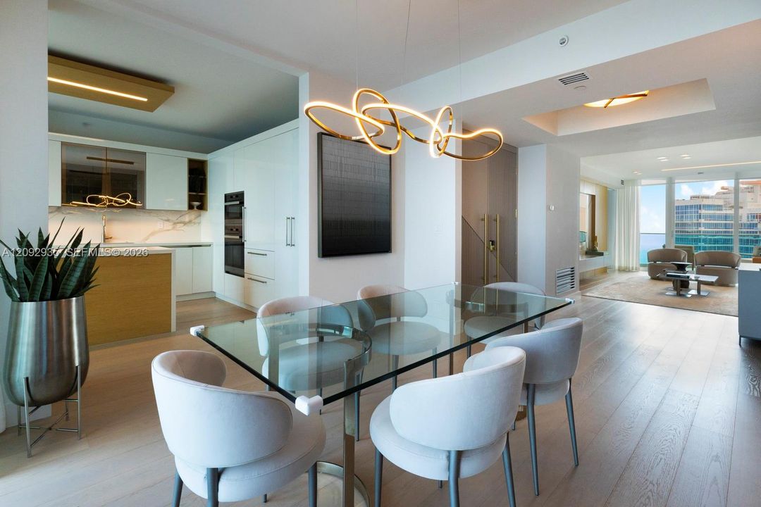For Sale: $4,750,000 (2 beds, 2 baths, 2040 Square Feet)