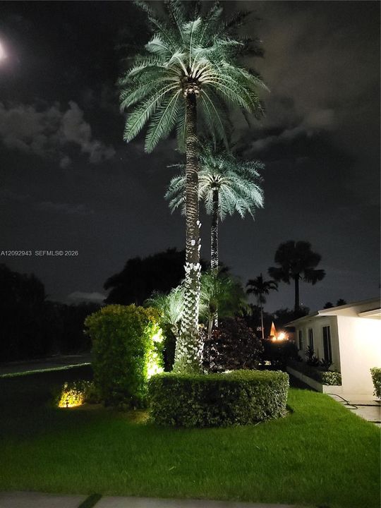 For Sale: $1,200,000 (4 beds, 2 baths, 2116 Square Feet)