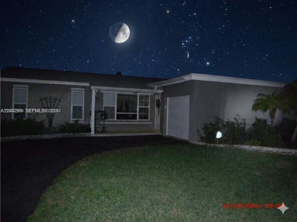 For Sale: $549,900 (3 beds, 2 baths, 1433 Square Feet)