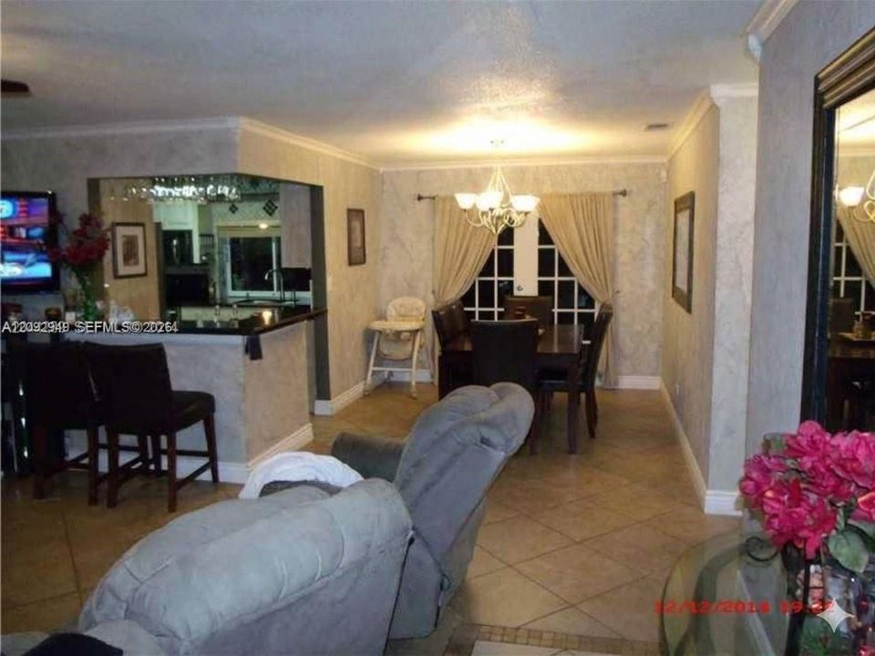 For Sale: $549,900 (3 beds, 2 baths, 1433 Square Feet)