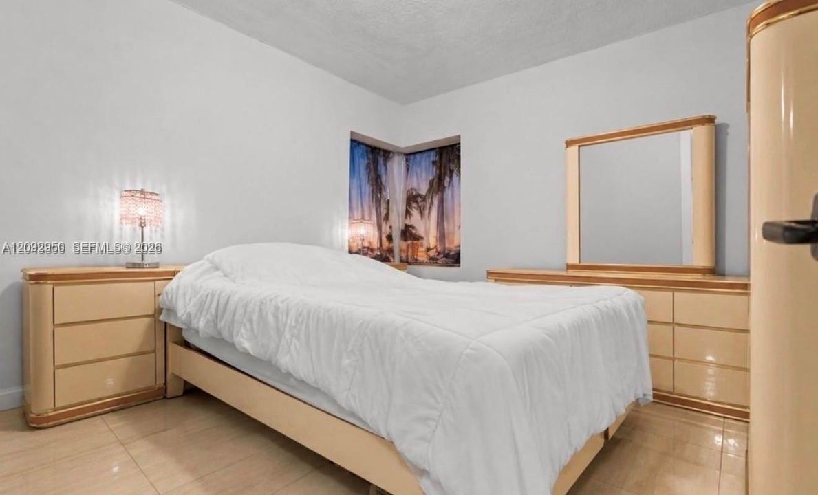 В аренду: $3,200 (3 спален, 2 ванн, 1102 Квадратных фут)