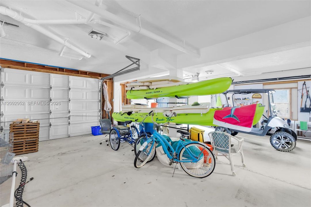 En Venta: $3,300,000 (4 camas, 3 baños, 2540 Pies cuadrados)