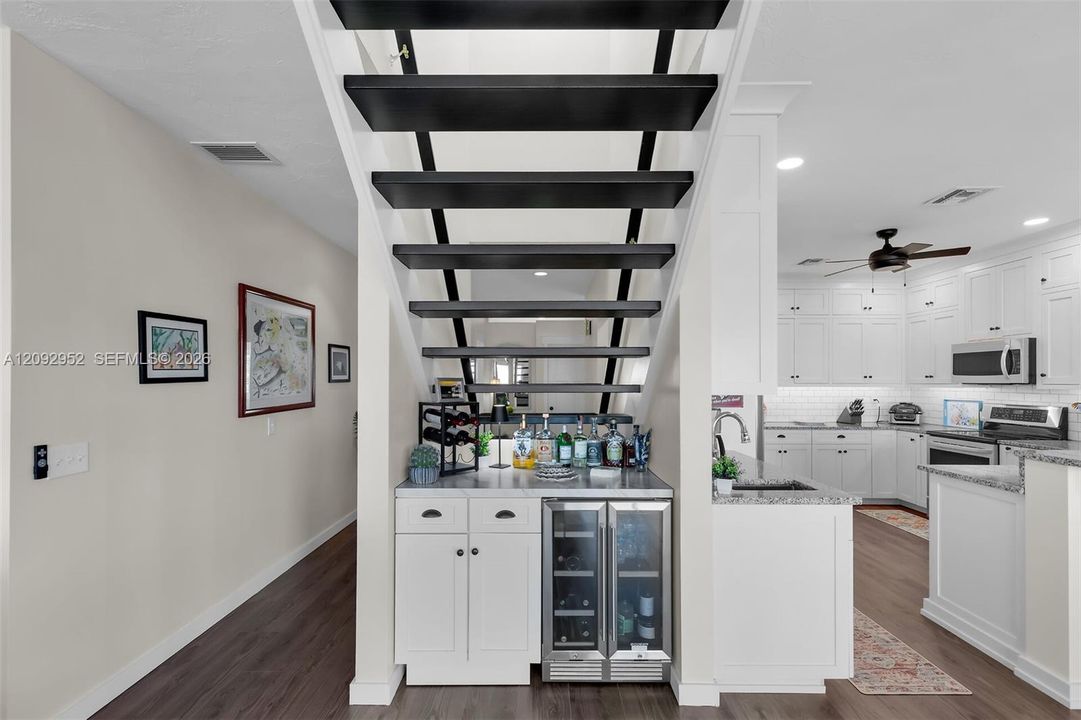 En Venta: $3,300,000 (4 camas, 3 baños, 2540 Pies cuadrados)