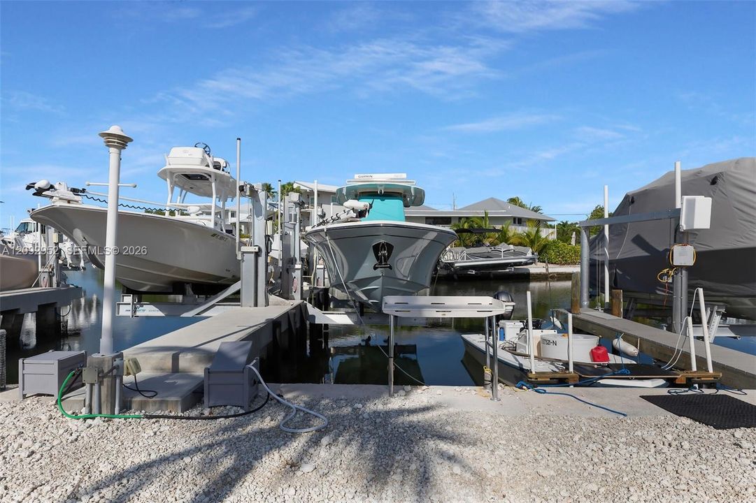 En Venta: $3,300,000 (4 camas, 3 baños, 2540 Pies cuadrados)