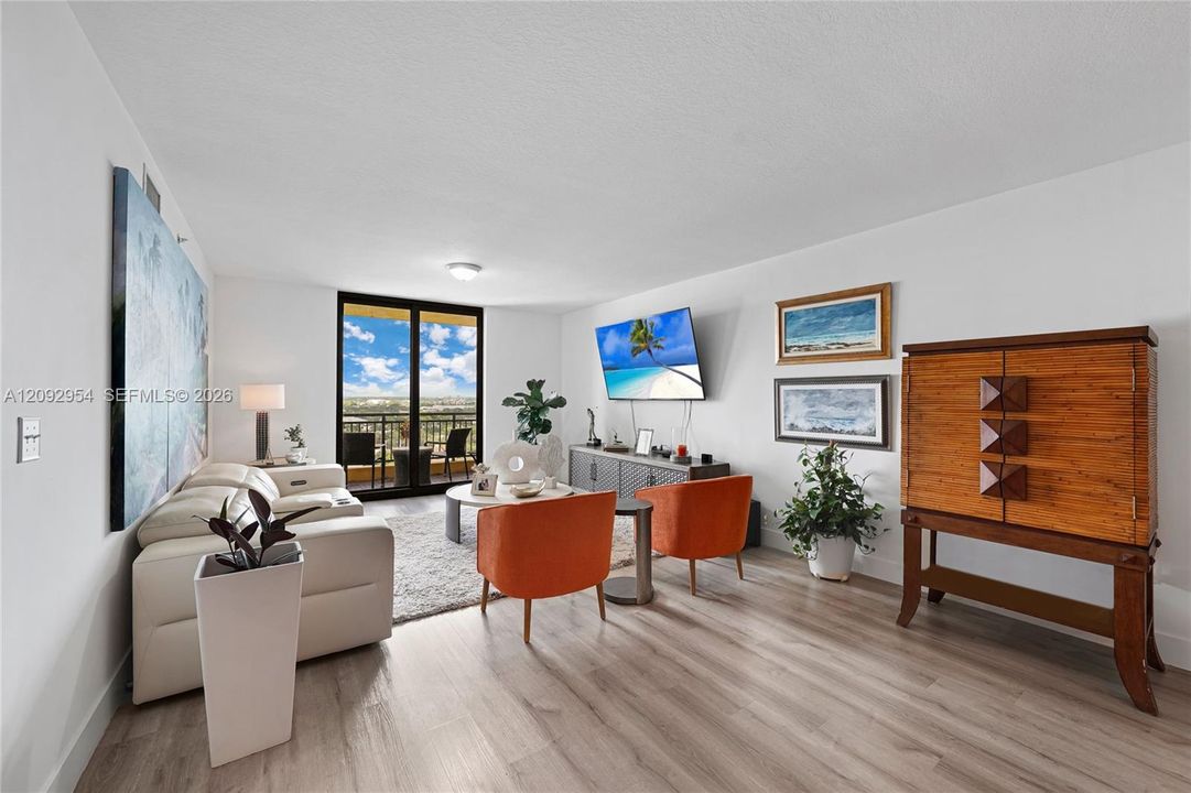 En Venta: $589,900 (2 camas, 2 baños, 1558 Pies cuadrados)