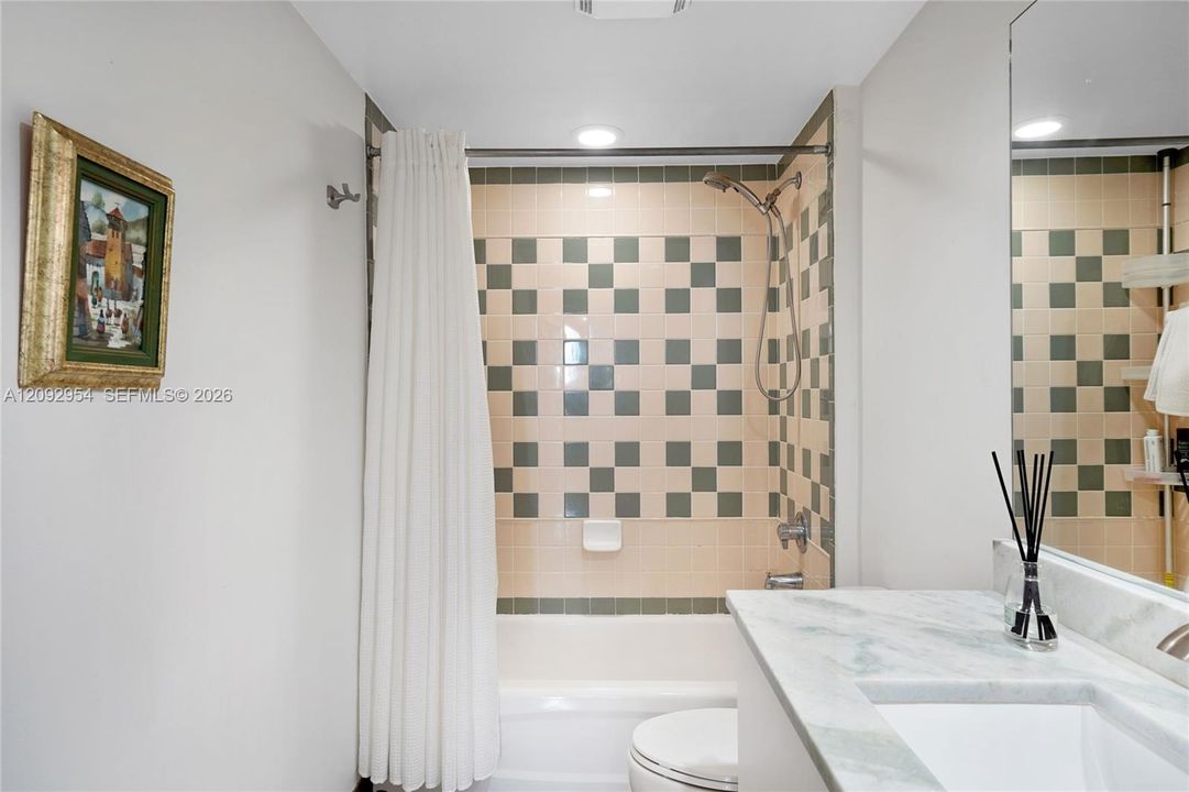 En Venta: $589,900 (2 camas, 2 baños, 1558 Pies cuadrados)