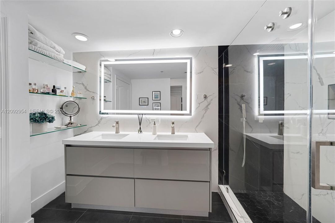 En Venta: $589,900 (2 camas, 2 baños, 1558 Pies cuadrados)