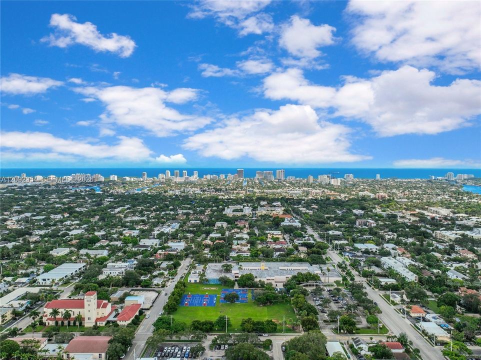 En Venta: $589,900 (2 camas, 2 baños, 1558 Pies cuadrados)