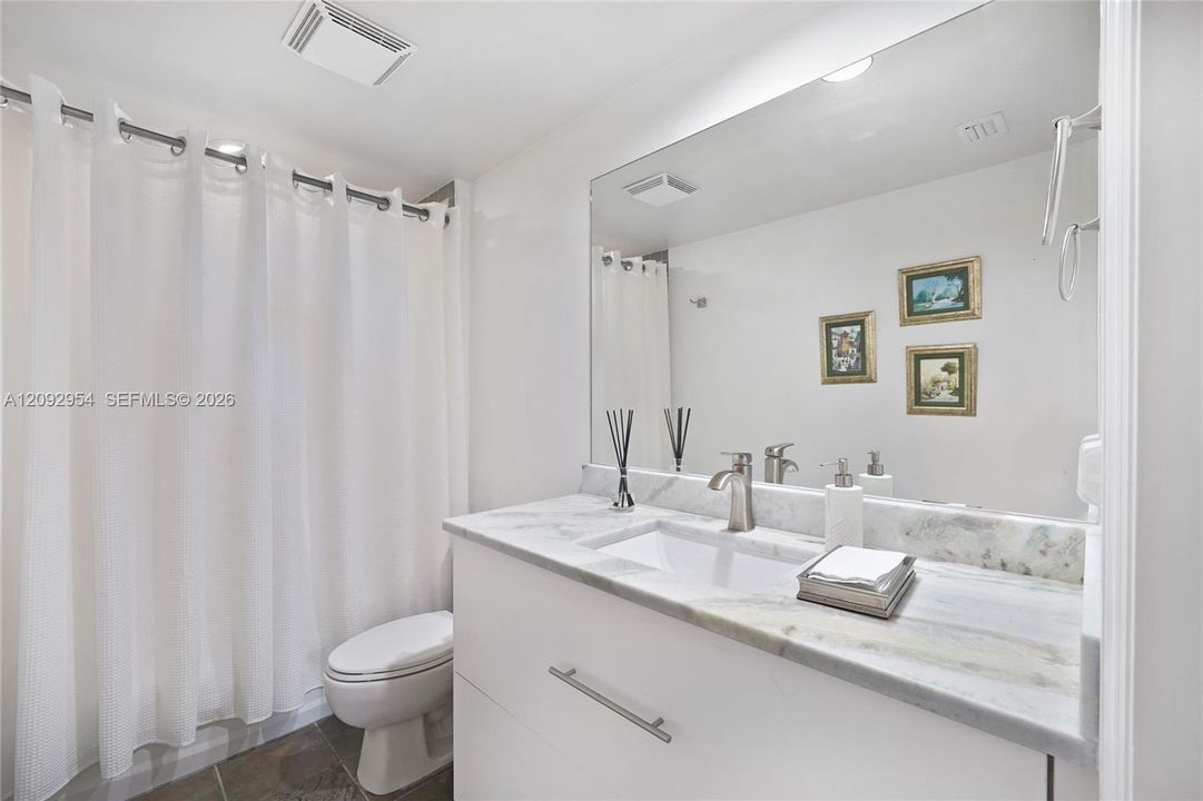 En Venta: $589,900 (2 camas, 2 baños, 1558 Pies cuadrados)