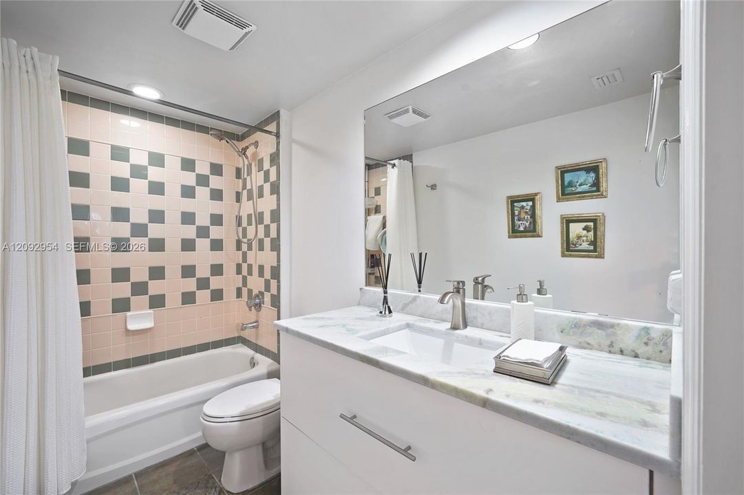 En Venta: $589,900 (2 camas, 2 baños, 1558 Pies cuadrados)