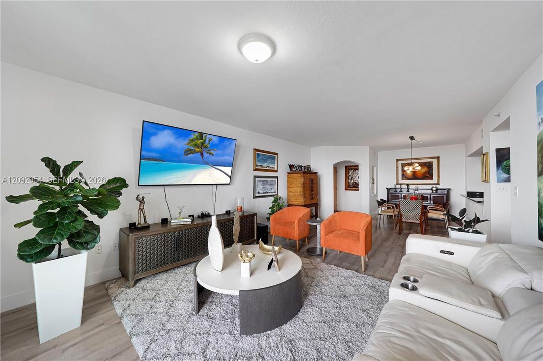 En Venta: $589,900 (2 camas, 2 baños, 1558 Pies cuadrados)
