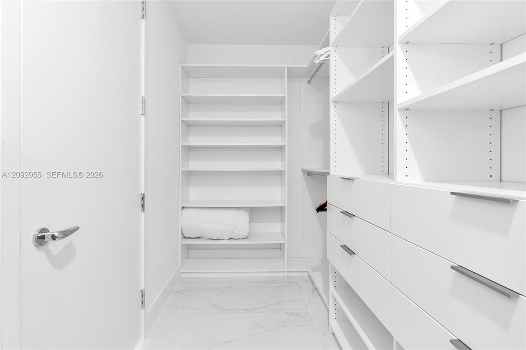 В аренду: $25,000 (3 спален, 4 ванн, 2511 Квадратных фут)