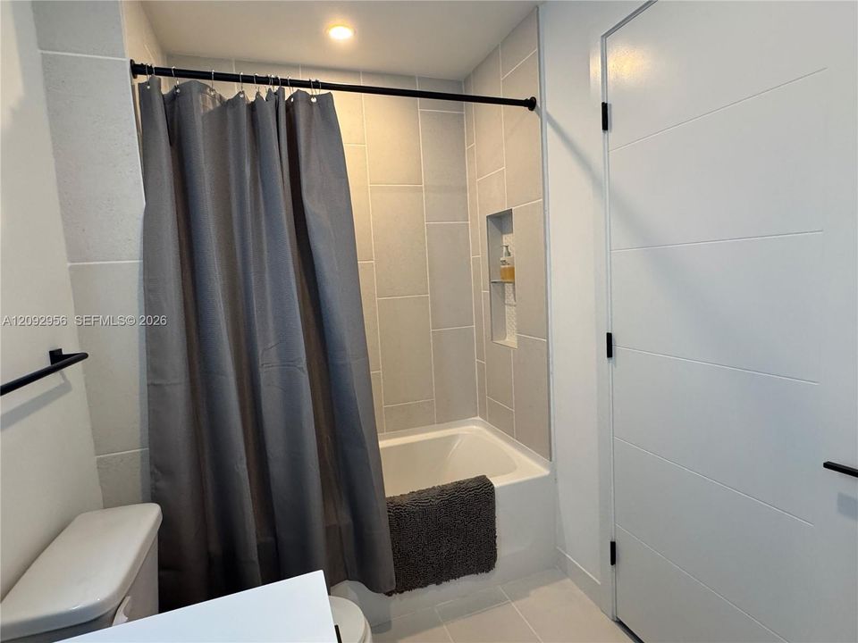В аренду: $4,167 (2 спален, 2 ванн, 1099 Квадратных фут)