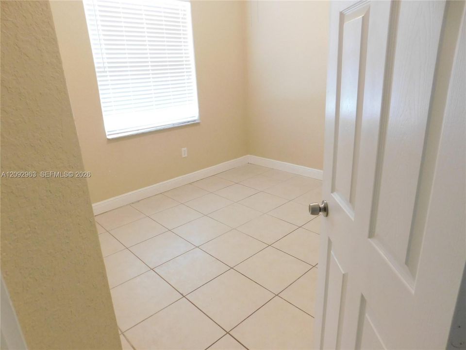 For Rent: $3,800 (4 beds, 2 baths, 2884 Square Feet)