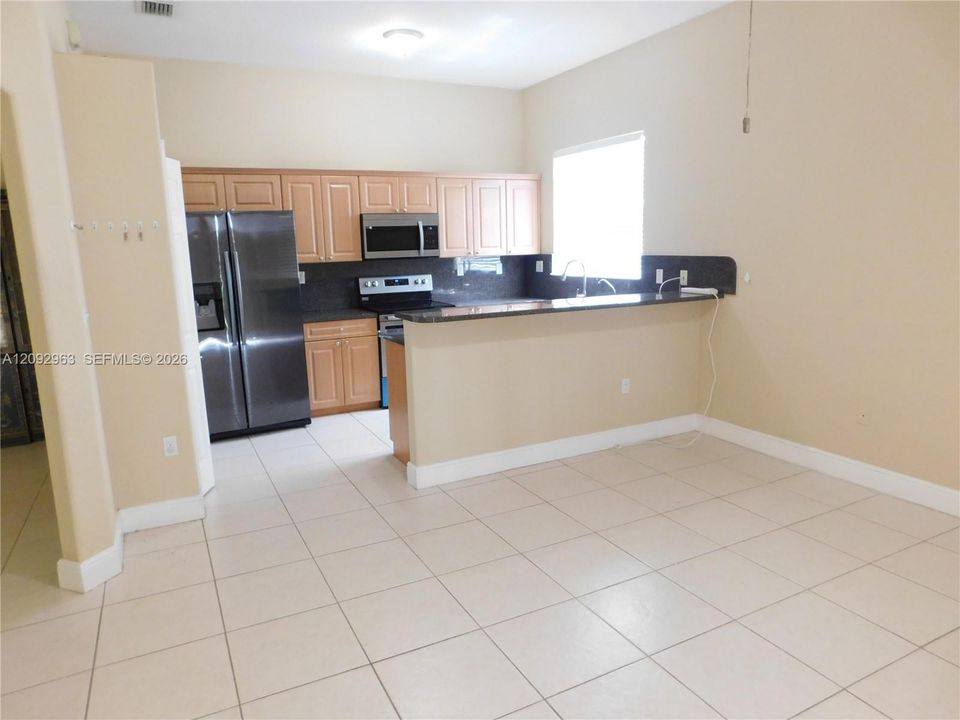 For Rent: $3,800 (4 beds, 2 baths, 2884 Square Feet)