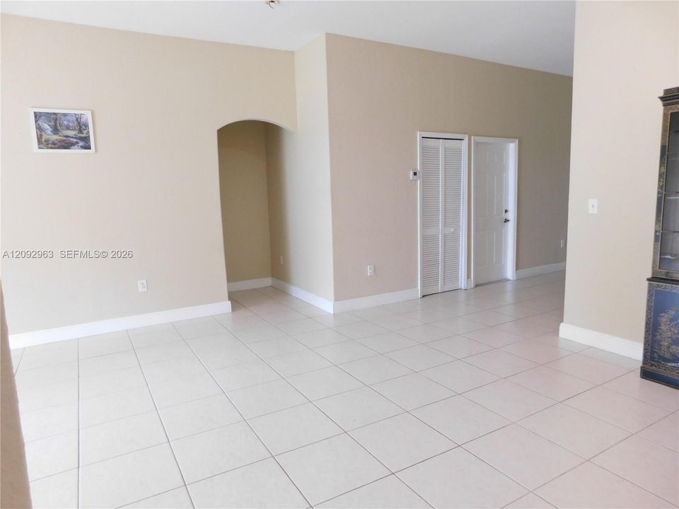 For Rent: $3,800 (4 beds, 2 baths, 2884 Square Feet)