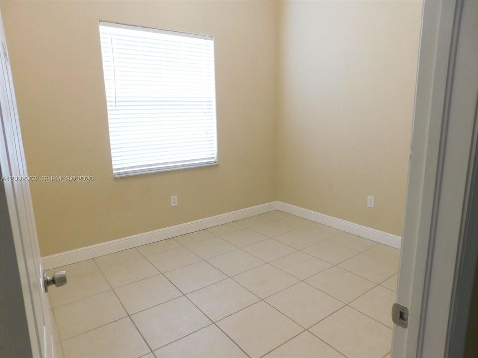 For Rent: $3,800 (4 beds, 2 baths, 2884 Square Feet)