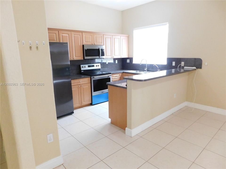 For Rent: $3,800 (4 beds, 2 baths, 2884 Square Feet)