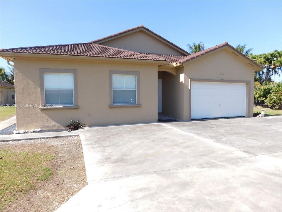For Rent: $3,800 (4 beds, 2 baths, 2884 Square Feet)