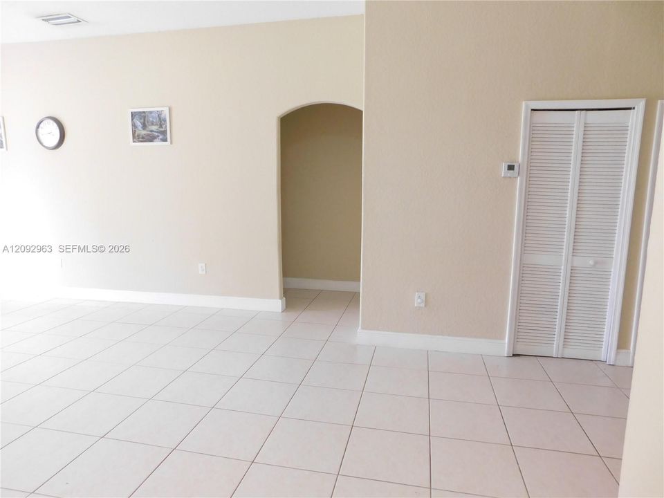 For Rent: $3,800 (4 beds, 2 baths, 2884 Square Feet)