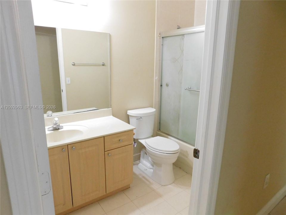 For Rent: $3,800 (4 beds, 2 baths, 2884 Square Feet)