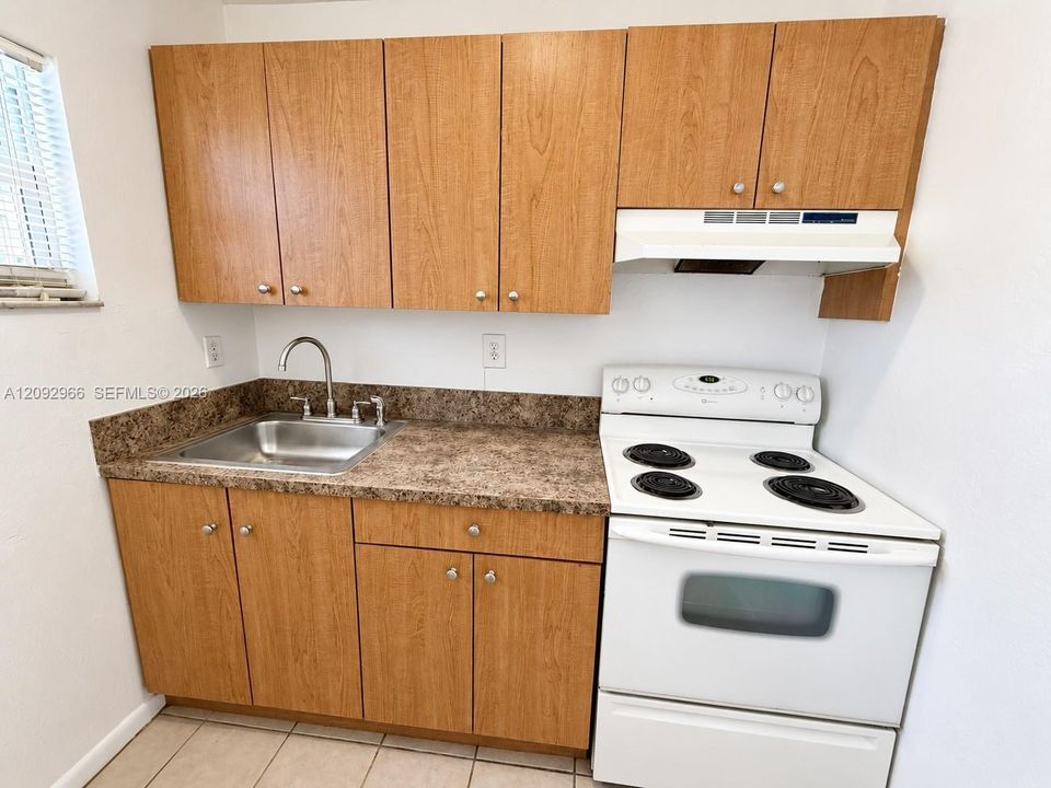 For Rent: $1,900 (2 beds, 1 baths, 3778 Square Feet)