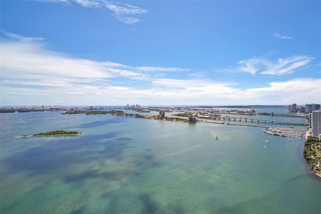 En Renta: $15,000 (4 camas, 5 baños, 2582 Pies cuadrados)