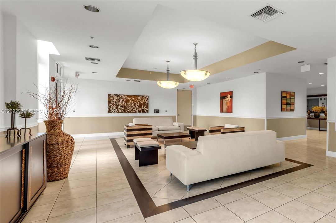 For Sale: $510,000 (2 beds, 2 baths, 1296 Square Feet)
