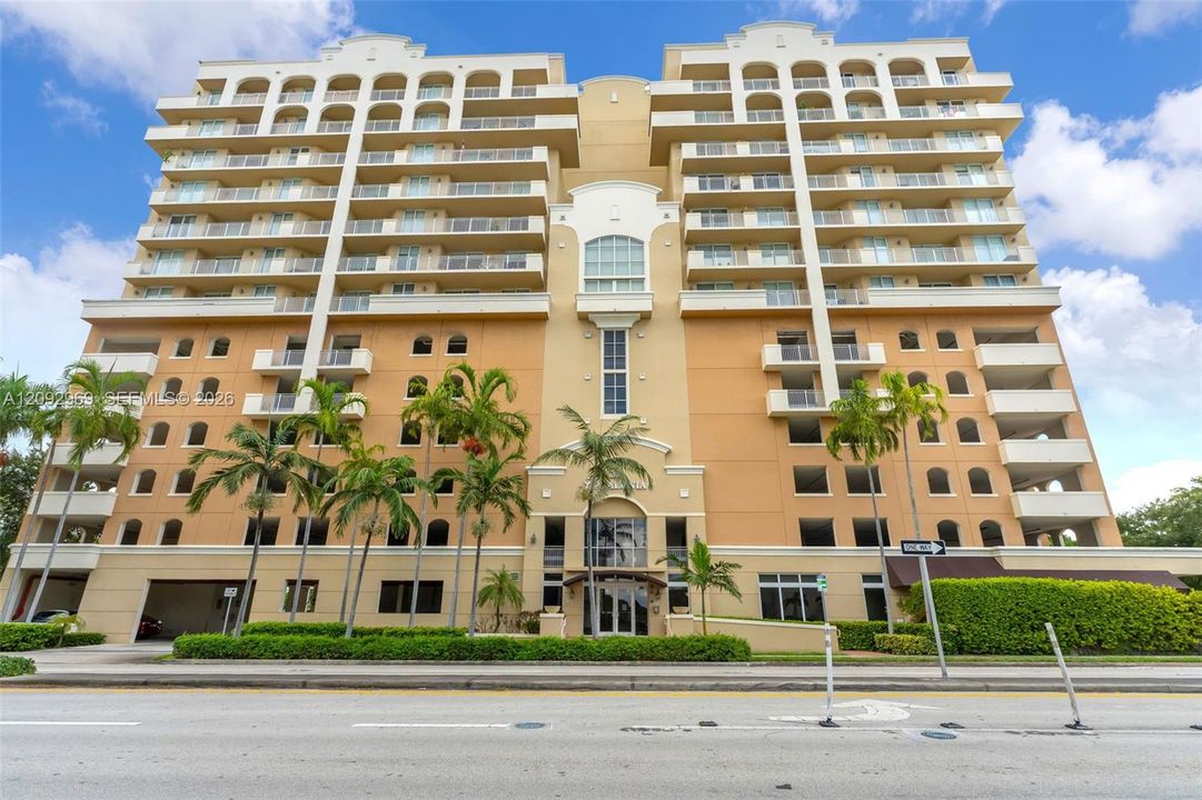 For Sale: $510,000 (2 beds, 2 baths, 1296 Square Feet)