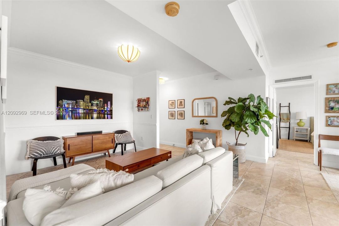 For Sale: $510,000 (2 beds, 2 baths, 1296 Square Feet)
