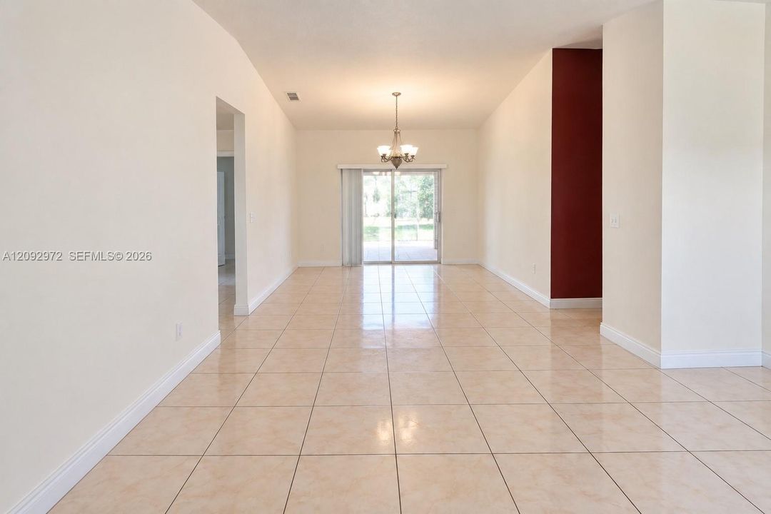 En Venta: $650,000 (3 camas, 2 baños, 1636 Pies cuadrados)