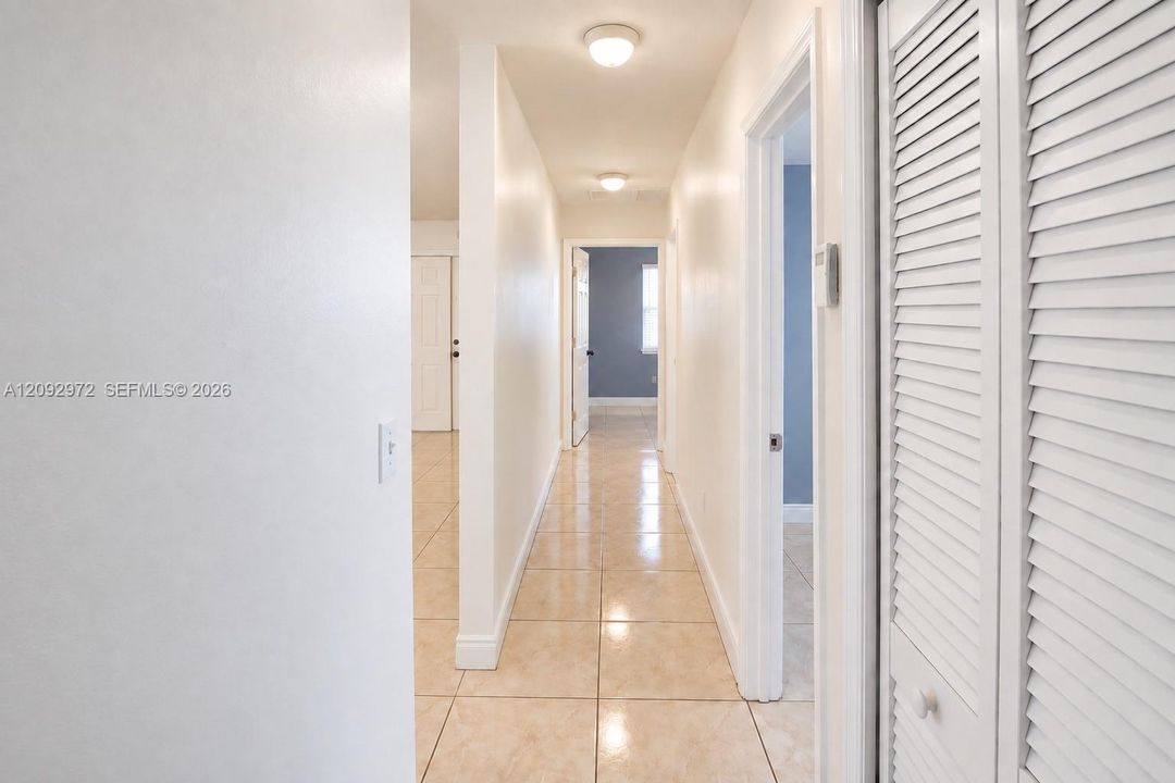 En Venta: $650,000 (3 camas, 2 baños, 1636 Pies cuadrados)