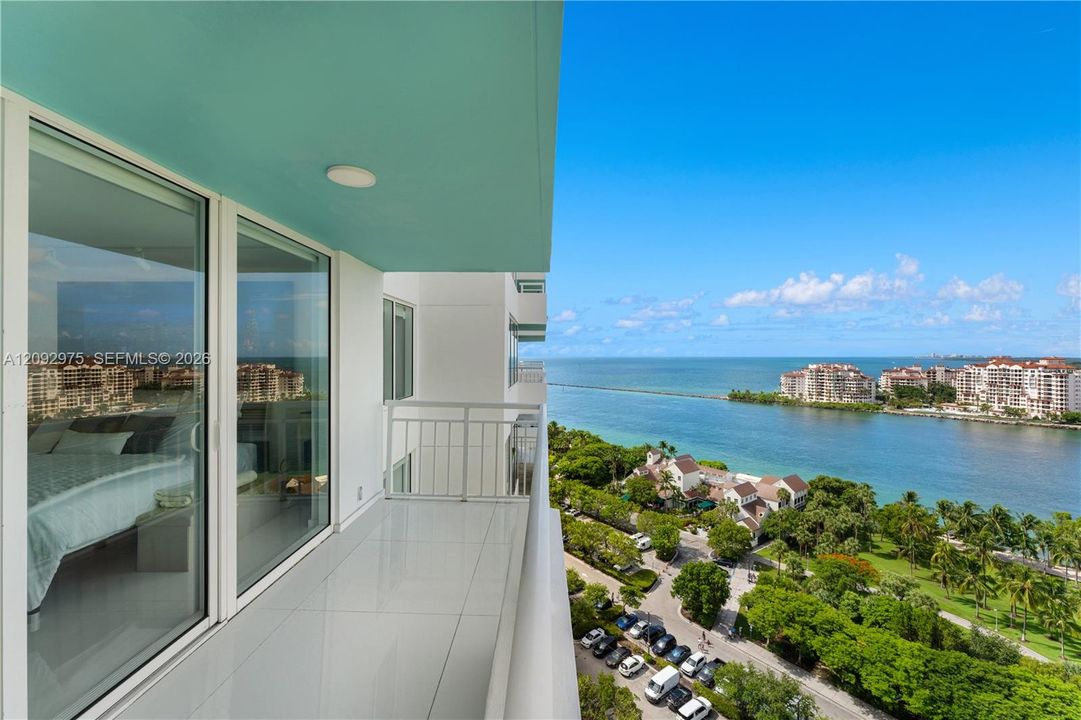 En Venta: $1,649,900 (2 camas, 2 baños, 1042 Pies cuadrados)