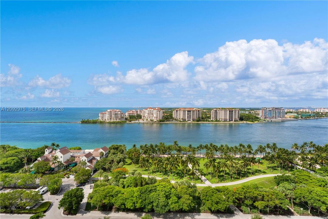 En Venta: $1,649,900 (2 camas, 2 baños, 1042 Pies cuadrados)
